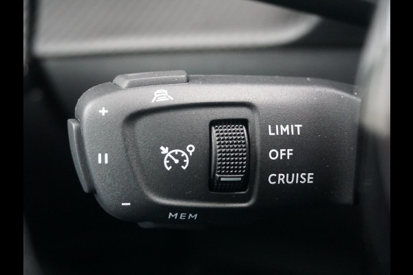 Peugeot e-2008 EV GT Avantage 54 kWh Alcantara interieur