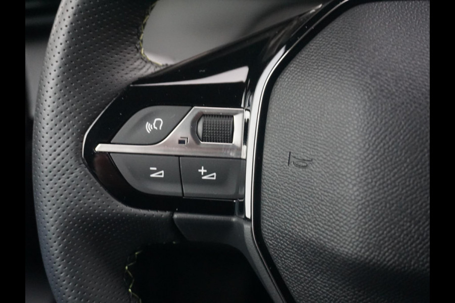 Peugeot e-2008 EV GT Avantage 54 kWh Alcantara interieur