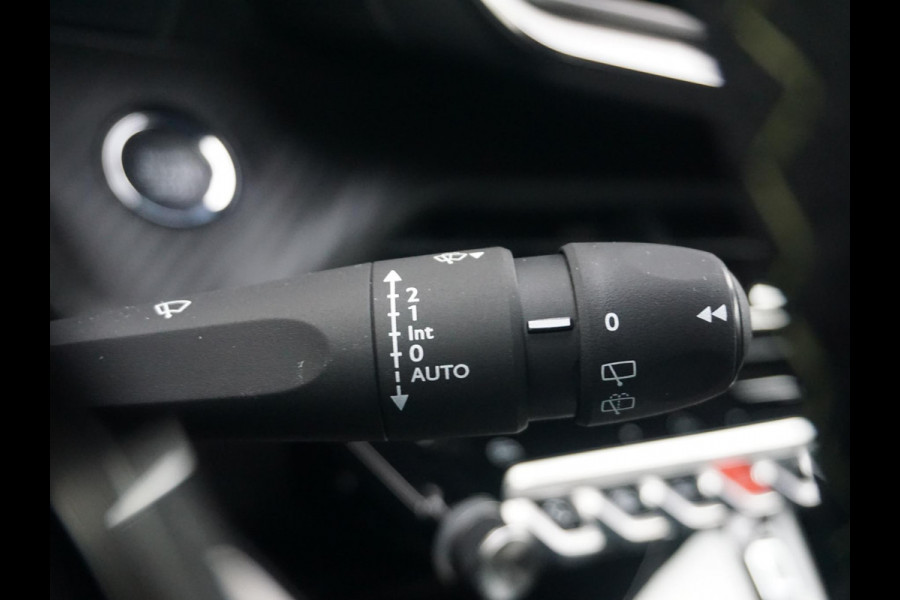 Peugeot e-2008 EV GT Avantage 54 kWh Alcantara interieur