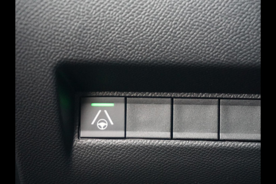 Peugeot e-2008 EV GT Avantage 54 kWh Alcantara interieur