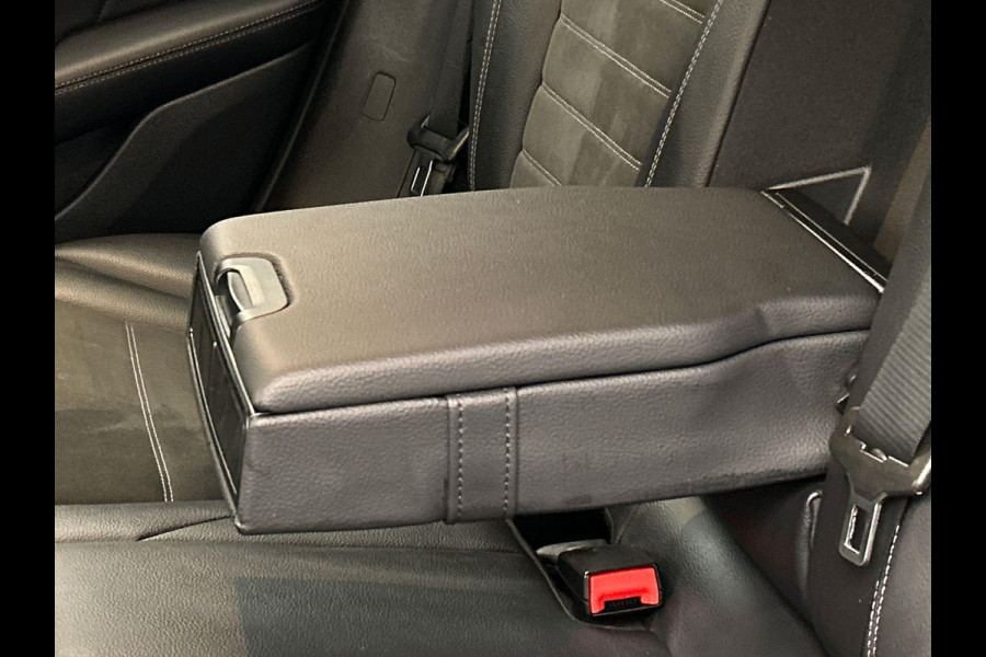 Mercedes-Benz EQC 400 4MATIC AMG 80 kWh | SOH 95 % | Origineel Nederlands | Trekhaak | Adaptieve/Cruise | Camera