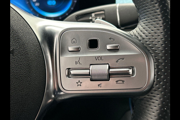 Mercedes-Benz EQC 400 4MATIC AMG 80 kWh | SOH 95 % | Origineel Nederlands | Trekhaak | Adaptieve/Cruise | Camera