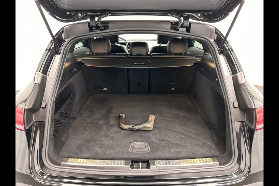 Mercedes-Benz EQC 400 4MATIC AMG 80 kWh | SOH 95 % | Origineel Nederlands | Trekhaak | Adaptieve/Cruise | Camera