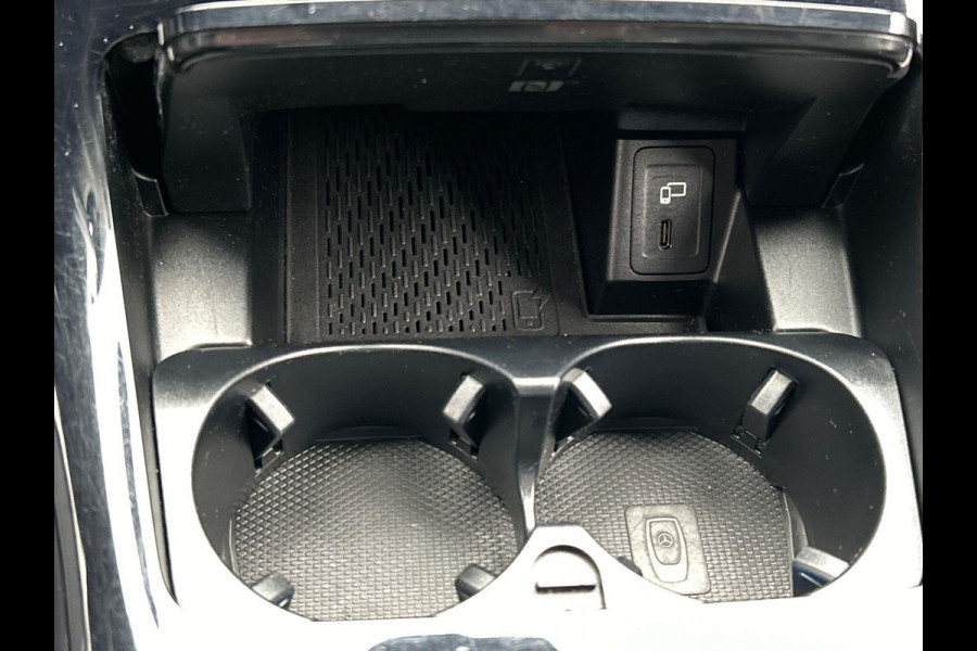 Mercedes-Benz EQC 400 4MATIC AMG 80 kWh | SOH 95 % | Origineel Nederlands | Trekhaak | Adaptieve/Cruise | Camera