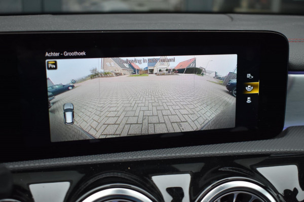 Mercedes-Benz CLA-Klasse Shooting Brake 180 AMG NIGHT | SFEERVERLICHTING | APPLE CARPLAY | ANDROID AUTO | CAMERA | PANORAMADAK