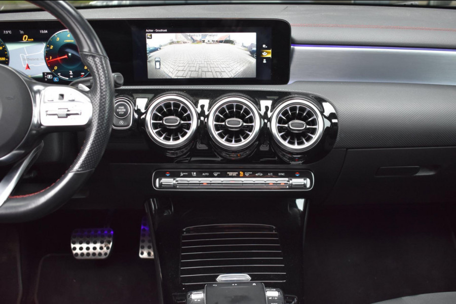 Mercedes-Benz CLA-Klasse Shooting Brake 180 AMG NIGHT | SFEERVERLICHTING | APPLE CARPLAY | ANDROID AUTO | CAMERA | PANORAMADAK
