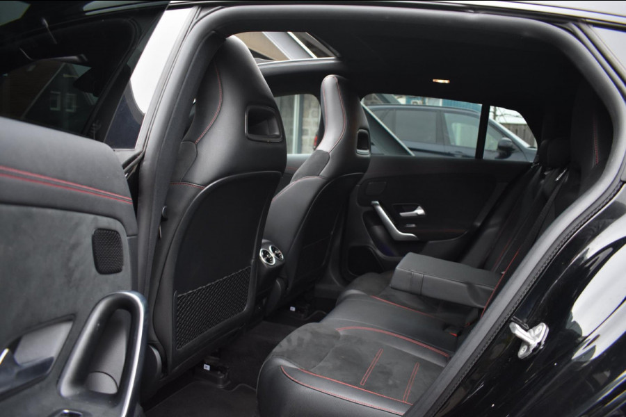 Mercedes-Benz CLA-Klasse Shooting Brake 180 AMG NIGHT | SFEERVERLICHTING | APPLE CARPLAY | ANDROID AUTO | CAMERA | PANORAMADAK