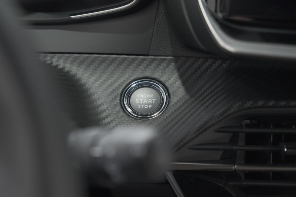 Peugeot 2008 Hybrid 136 e-DCS6 Allure | 360 Camera | Adaptieve Cruise Control | Dodehoekdetectie | Apple Carplay