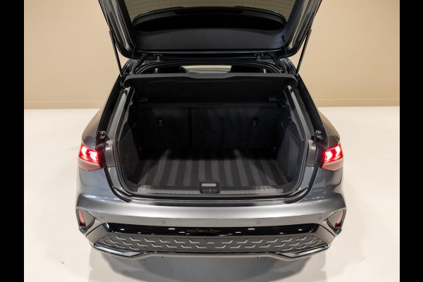 Audi A3 Sportback 35 TFSI S edition / 150pk / Panorama dak / Sonos / Achteruitrij camera /