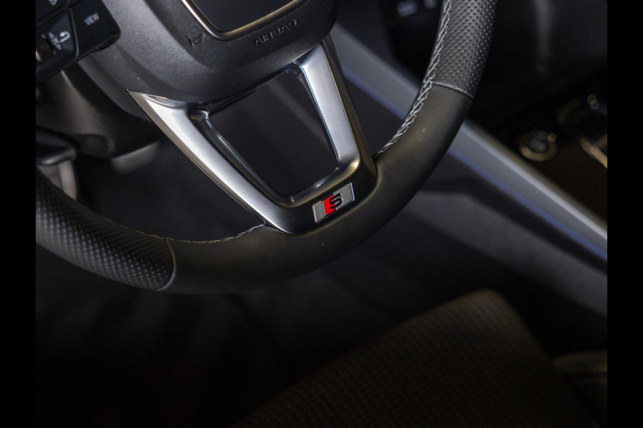 Audi A3 Sportback 35 TFSI S edition / 150pk / Panorama dak / Sonos / Achteruitrij camera /