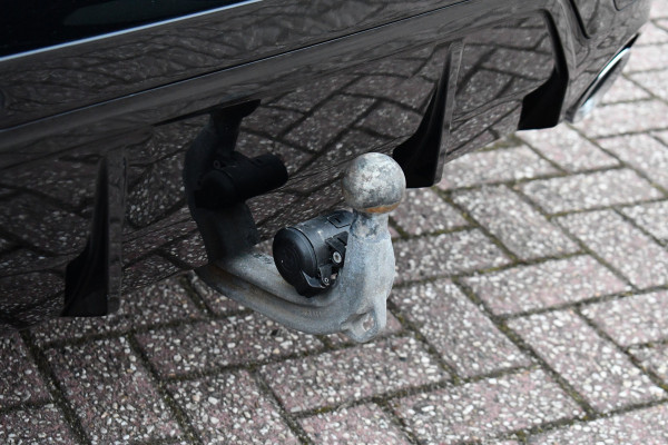 BMW 3 Serie Touring 330e M-Sport Pano ACC Trekh H/K HUD 19inch Stuurverw