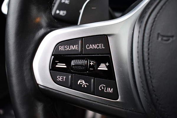 BMW 3 Serie Touring 330e M-Sport Pano ACC Trekh H/K HUD 19inch Stuurverw