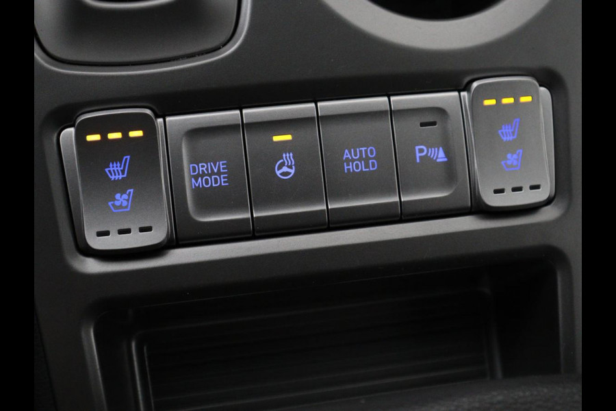 Hyundai Kona EV Premium 64 kWh | SOH 100% | 3 Fase | Stoelventilatie | Head-Up | Leder | Adaptive cruise | Carplay | Stoelverwarming | Navigatie | Keyless | Climate control