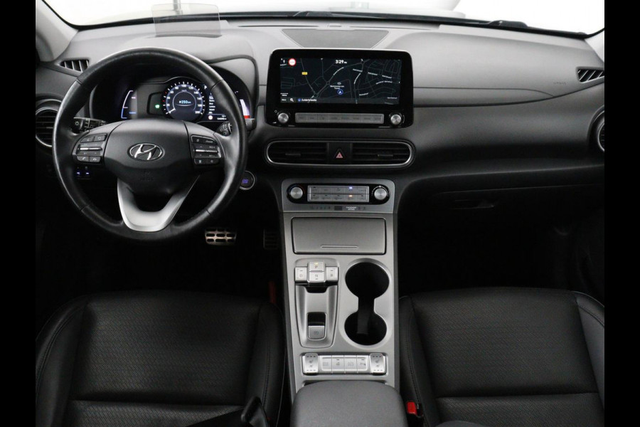 Hyundai Kona EV Premium 64 kWh | SOH 100% | 3 Fase | Stoelventilatie | Head-Up | Leder | Adaptive cruise | Carplay | Stoelverwarming | Navigatie | Keyless | Climate control
