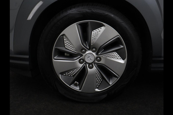 Hyundai Kona EV Premium 64 kWh | SOH 100% | 3 Fase | Stoelventilatie | Head-Up | Leder | Adaptive cruise | Carplay | Stoelverwarming | Navigatie | Keyless | Climate control