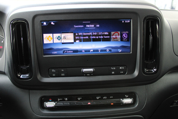 Mercedes-Benz Vito 116 CDI / Aut / Lang / DC / 2x Schuifdeur / Led / Camera / Vol Opties / NIEUWSTAAT