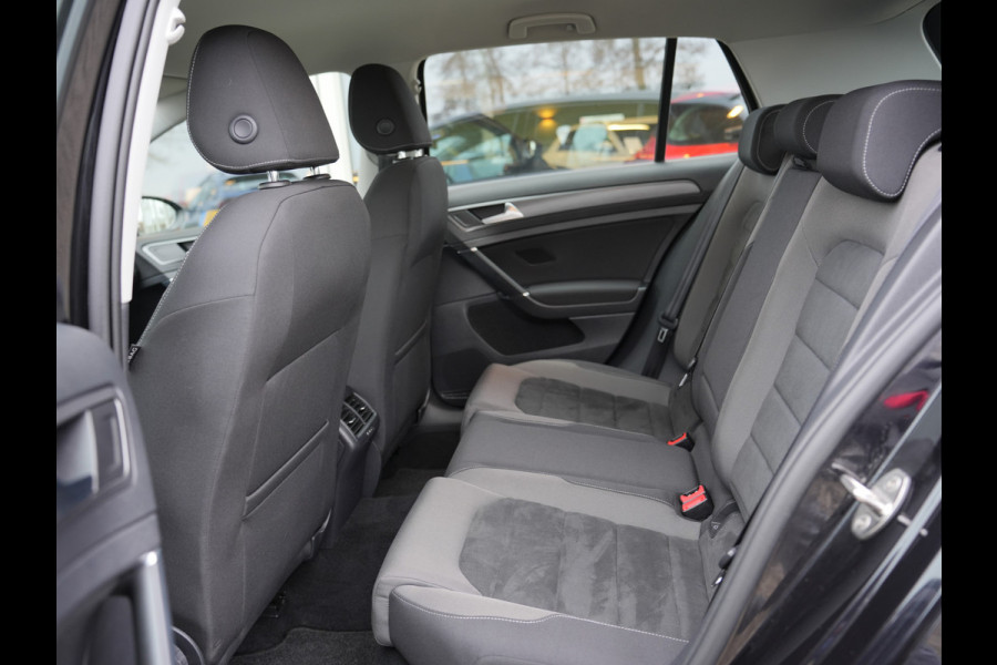 Volkswagen Golf 1.0 TSI Comfortline Business | Adaptive Cruise | Stoelverwarming | Android/Apple Carplay