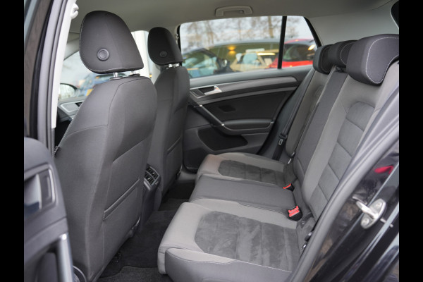 Volkswagen Golf 1.0 TSI Comfortline Business | Adaptive Cruise | Stoelverwarming | Android/Apple Carplay