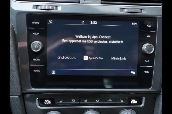 Volkswagen Golf 1.0 TSI Comfortline Business | Adaptive Cruise | Stoelverwarming | Android/Apple Carplay