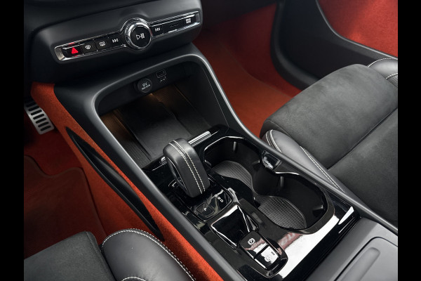 Volvo XC40 1.5 T3 R-Design | NL-auto | BTW | Pano | Parel lak | Stoelverw.