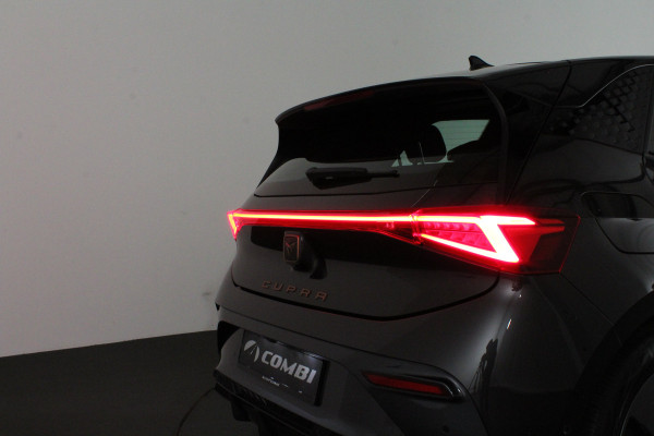 CUPRA Born Business Plus 62 kWh > 360°camera/Stoel en stuur verwarming/Quasar Gray/Keyless... | 3742 |