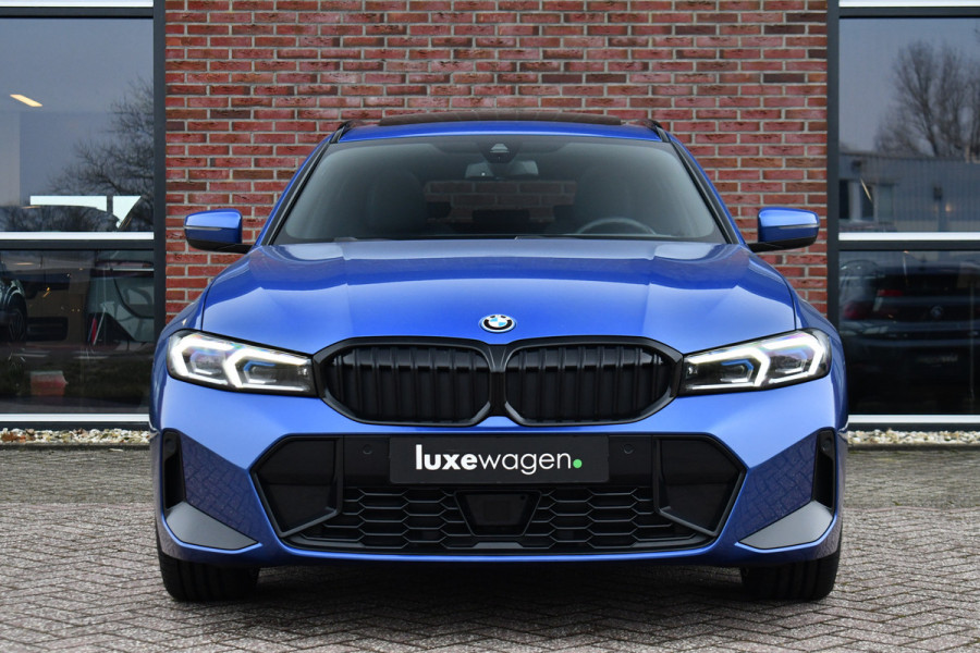 BMW 3 Serie Touring 330e M-Sport Pano ACC Trekhaak HiFi 19inch