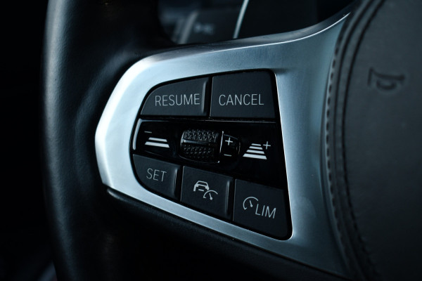 BMW 3 Serie Touring 330e M-Sport Pano ACC Trekhaak HiFi 19inch