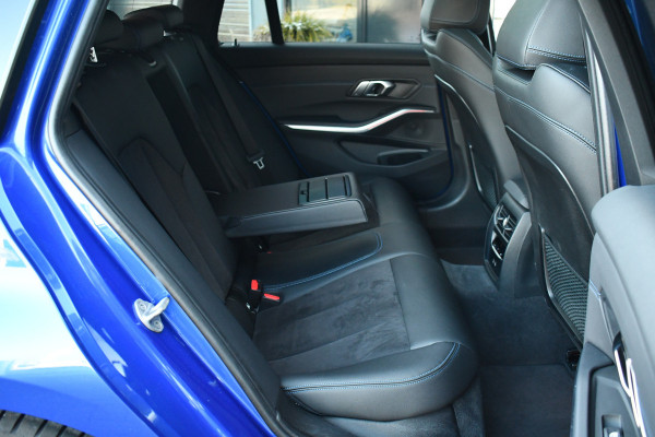 BMW 3 Serie Touring 330e M-Sport Pano ACC Trekhaak HiFi 19inch