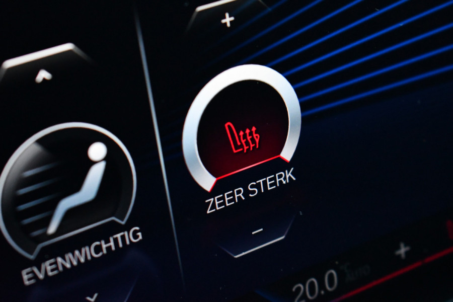 BMW 3 Serie Touring 330e M-Sport Pano ACC Trekhaak HiFi 19inch