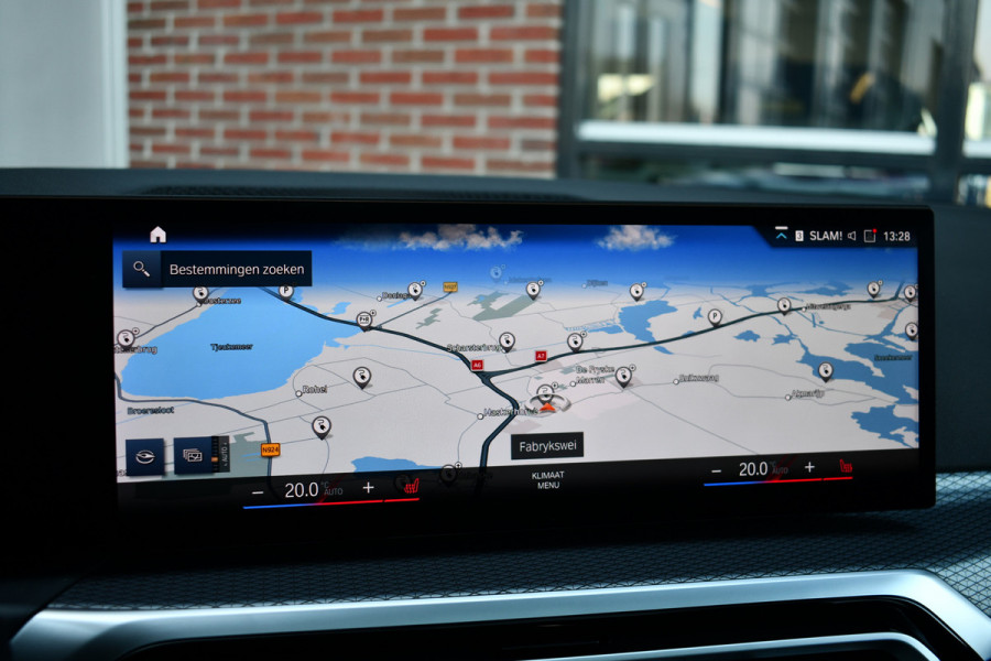 BMW 3 Serie Touring 330e M-Sport Pano ACC Trekhaak HiFi 19inch