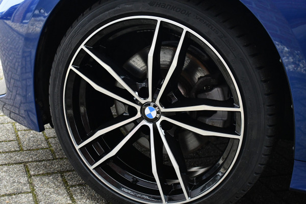 BMW 3 Serie Touring 330e M-Sport Pano ACC Trekhaak HiFi 19inch