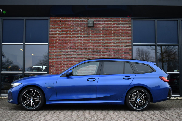 BMW 3 Serie Touring 330e M-Sport Pano ACC Trekhaak HiFi 19inch