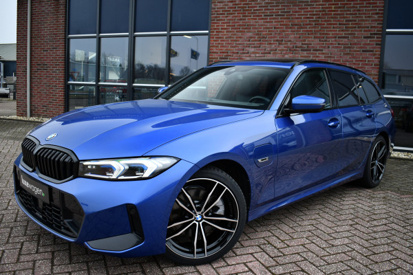 BMW 3 Serie Touring 330e M-Sport Pano ACC Trekhaak HiFi 19inch