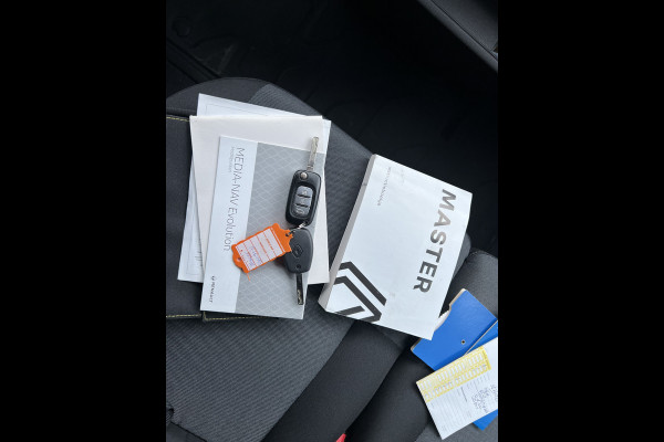 Renault Master T35 2.3 dCi 135 L2H2 Work Edition