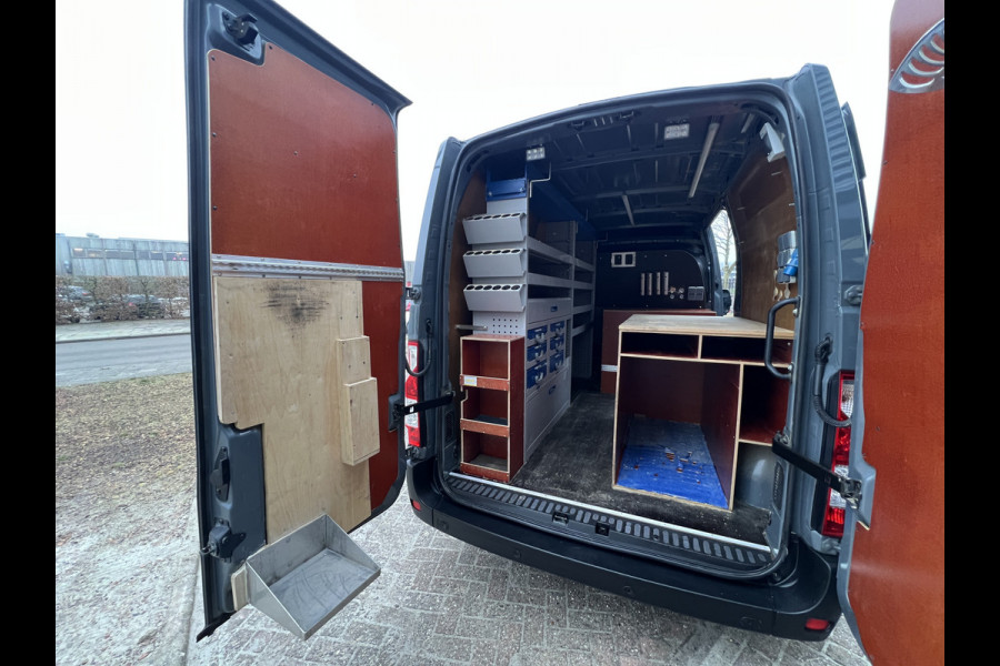 Renault Master T35 2.3 dCi 135 L2H2 Work Edition
