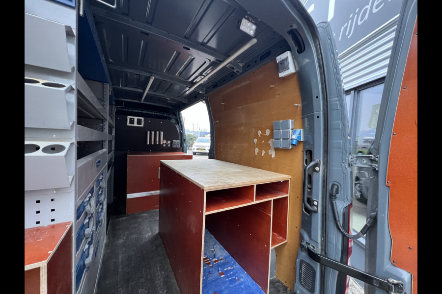 Renault Master T35 2.3 dCi 135 L2H2 Work Edition