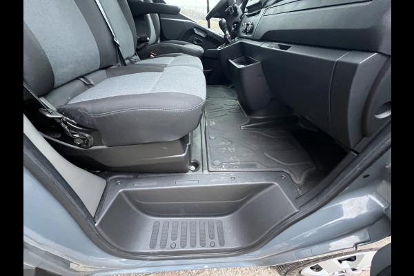 Renault Master T35 2.3 dCi 135 L2H2 Work Edition