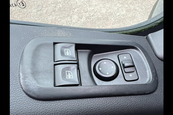 Renault Master T35 2.3 dCi 135 L2H2 Work Edition