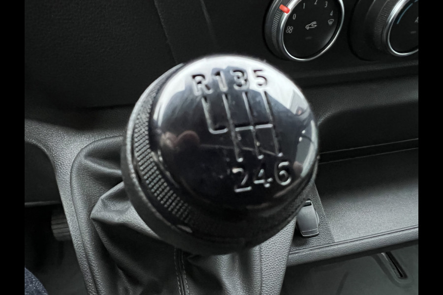 Renault Master T35 2.3 dCi 135 L2H2 Work Edition