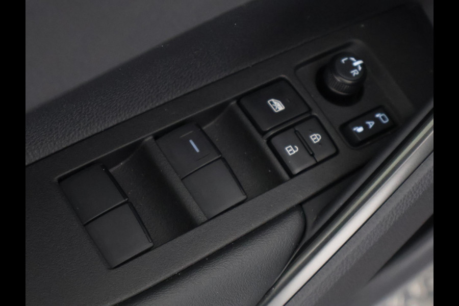 Toyota Corolla Cross Hybrid 140 Dynamic | Stuur-/ & Stoelverwarming | Parkeersensoren | Dodehoek detectie | Elektrische kofferbak