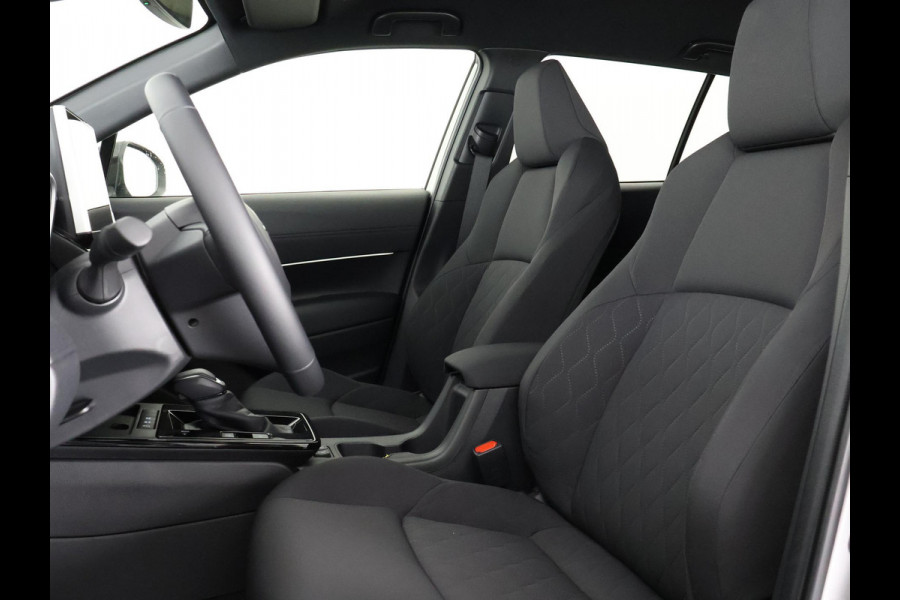 Toyota Corolla Cross Hybrid 140 Dynamic | Stuur-/ & Stoelverwarming | Parkeersensoren | Dodehoek detectie | Elektrische kofferbak