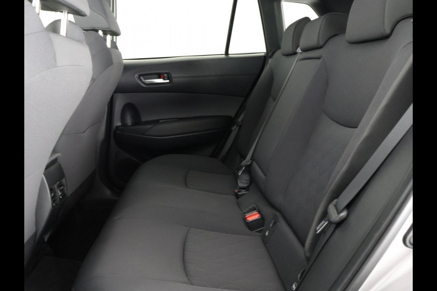 Toyota Corolla Cross Hybrid 140 Dynamic | Stuur-/ & Stoelverwarming | Parkeersensoren | Dodehoek detectie | Elektrische kofferbak