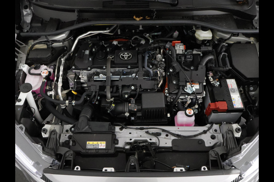 Toyota Corolla Cross Hybrid 140 Dynamic | Stuur-/ & Stoelverwarming | Parkeersensoren | Dodehoek detectie | Elektrische kofferbak