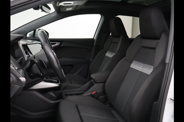 Audi Q4 e-tron 35 Launch edition Advanced Plus 55 kWh | Panoramadak | Stoelverwarming | Adaptive cruise | Matrix LED | Warmtepomp | Navigatie | Carplay | Sportstoelen