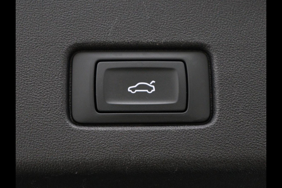 Audi Q4 e-tron 35 Launch edition Advanced Plus 55 kWh | Panoramadak | Stoelverwarming | Adaptive cruise | Matrix LED | Warmtepomp | Navigatie | Carplay | Sportstoelen
