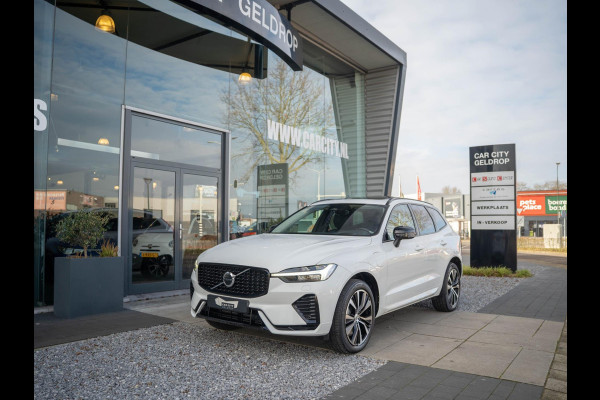 Volvo XC60 2.0 T6 Plug-in hybrid AWD Ultimate Dark / Pano / trekhaak / ACC / Carplay