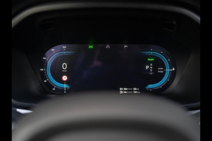 Volvo XC60 2.0 T6 Plug-in hybrid AWD Ultimate Dark / Pano / trekhaak / ACC / Carplay