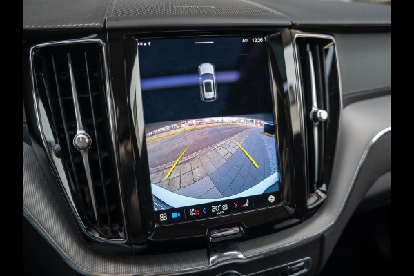 Volvo XC60 2.0 T6 Plug-in hybrid AWD Ultimate Dark / Pano / trekhaak / ACC / Carplay