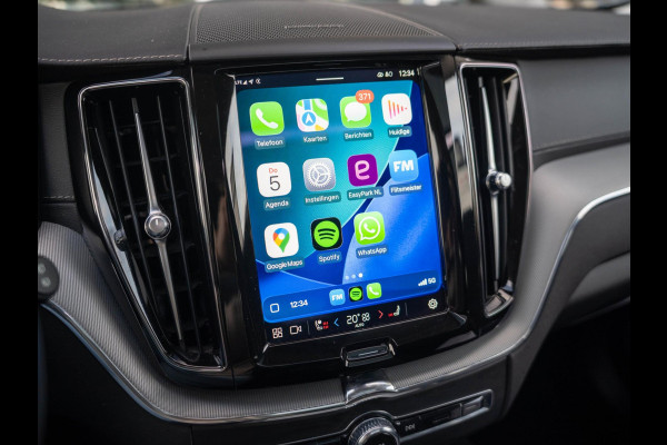 Volvo XC60 2.0 T6 Plug-in hybrid AWD Ultimate Dark / Pano / trekhaak / ACC / Carplay