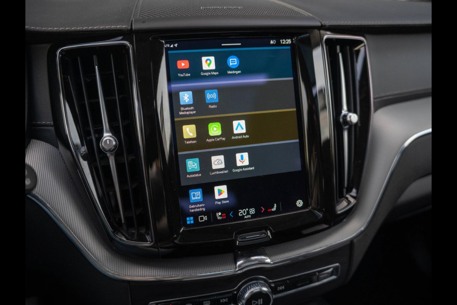 Volvo XC60 2.0 T6 Plug-in hybrid AWD Ultimate Dark / Pano / trekhaak / ACC / Carplay